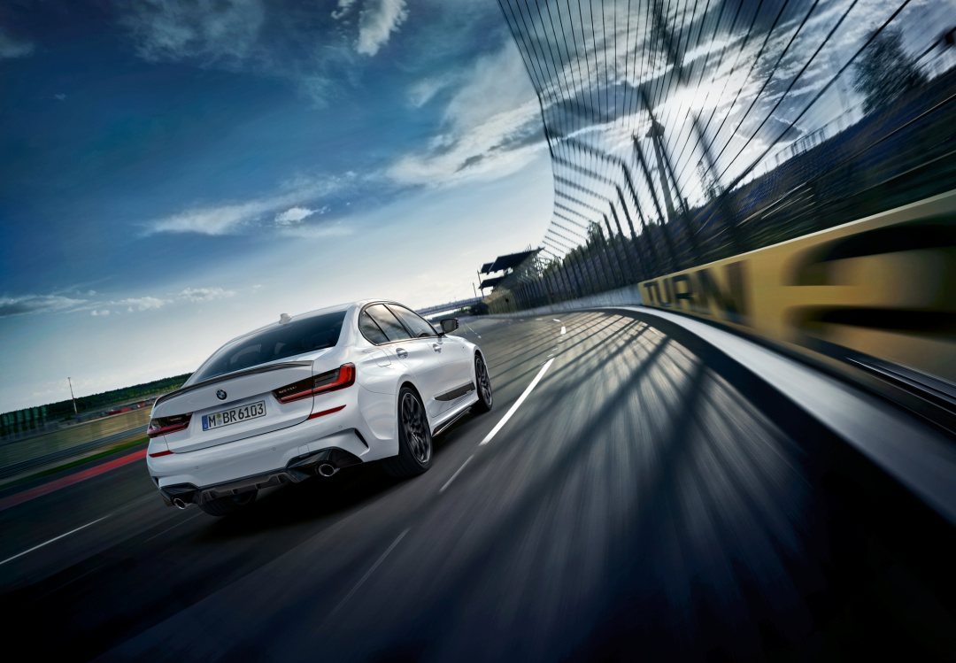 SMALL_[新聞照片二] 全新BMW 3系列M Performance加裝套件展現強烈運動化跑格！